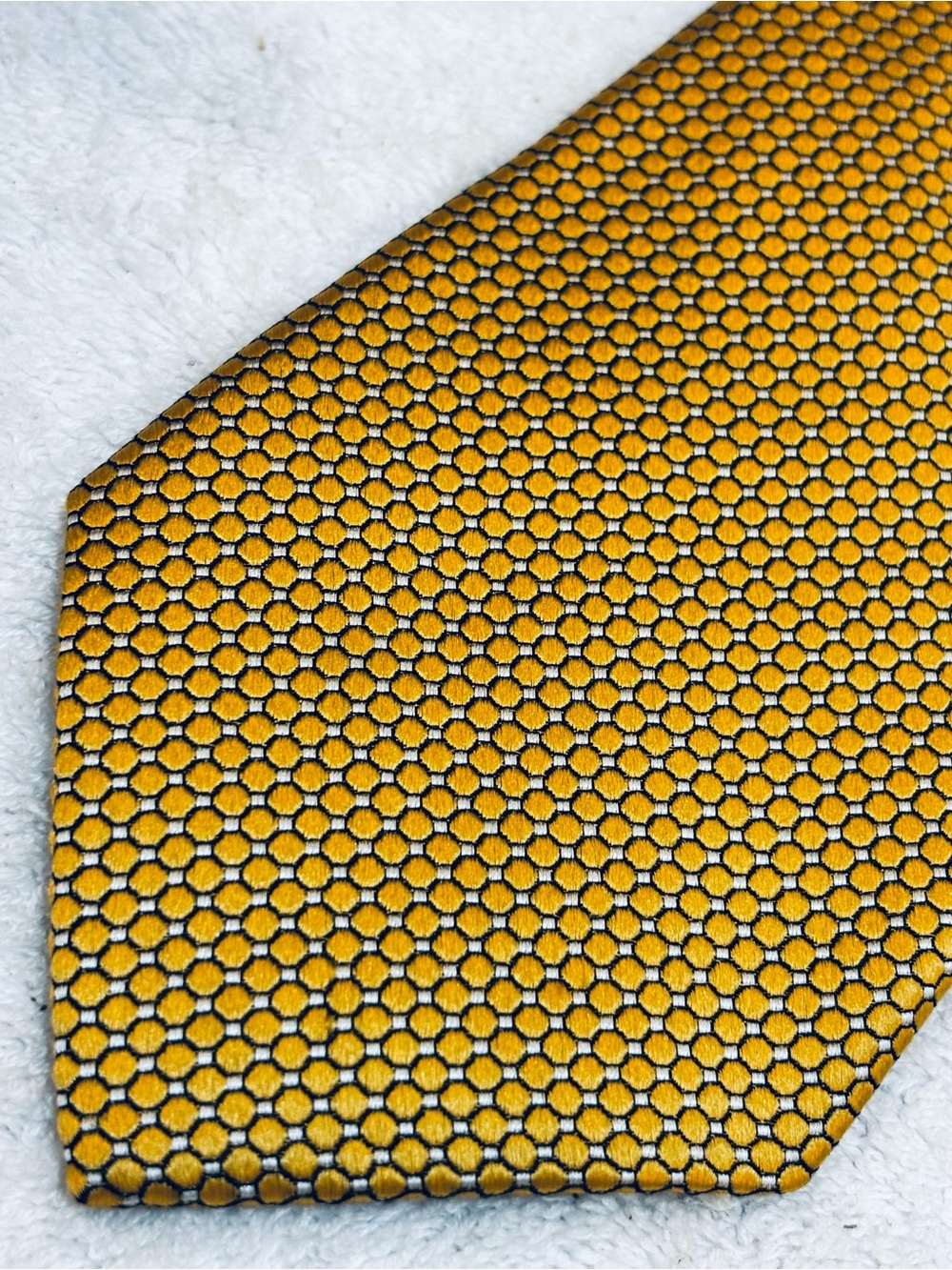 Brand New Stylish Tie By JOS A. BANK (Signature Collection)